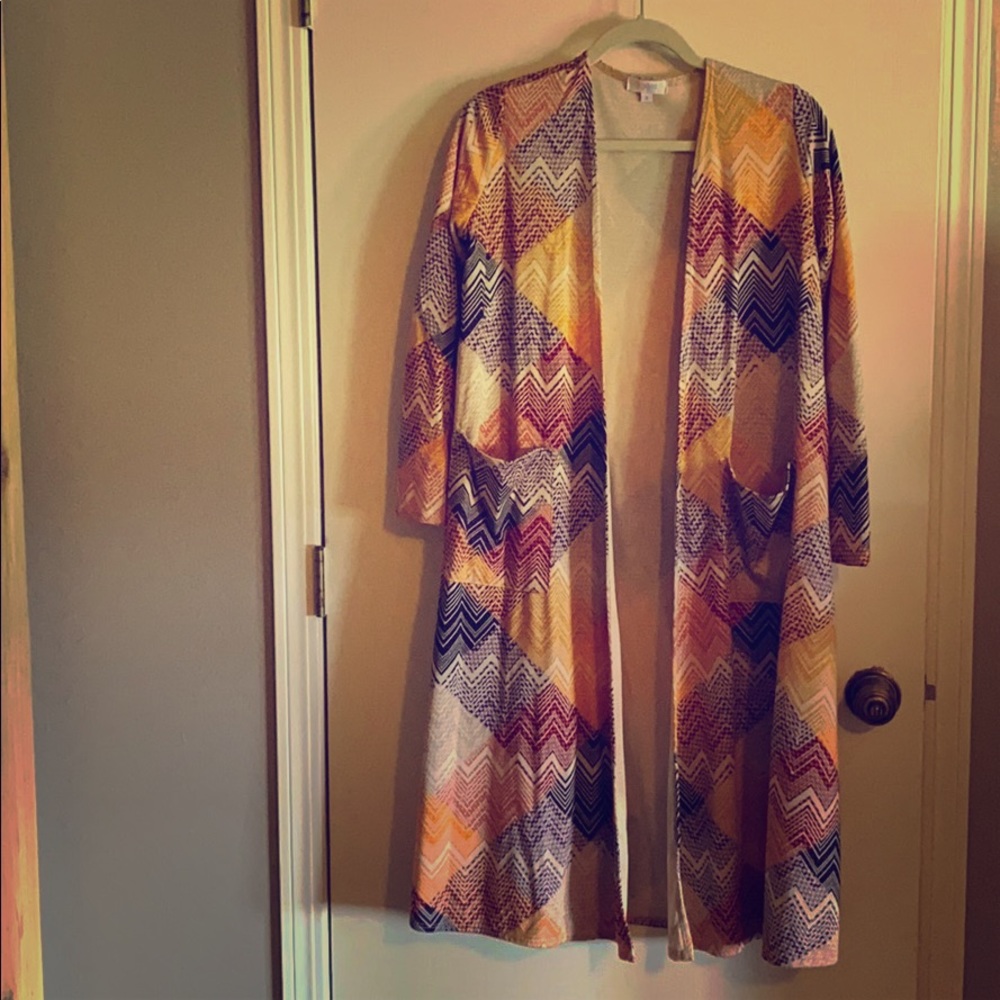 LulaRoe Sarah sweater with pockets